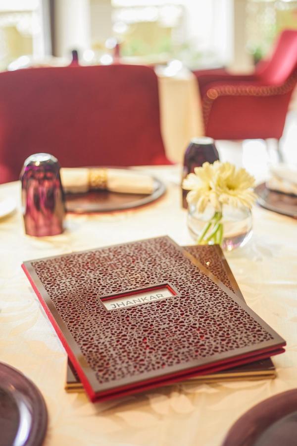 Tajview, Agra-Ihcl Seleqtions Hotel Buitenkant foto Menu